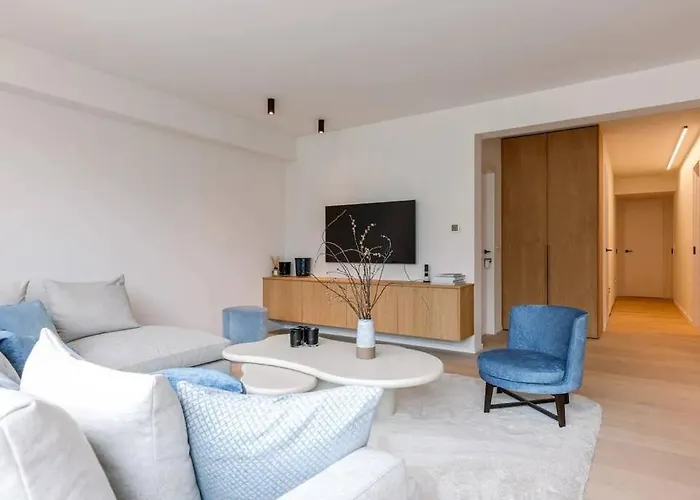 Lush 3Bed/3Bath Penthouse W Deck
