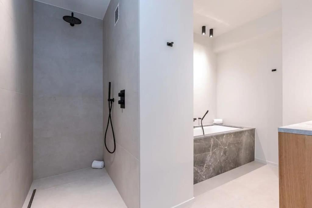 Apartment Lush 3bed/3bath Penthouse W Deck Knokke-Heist