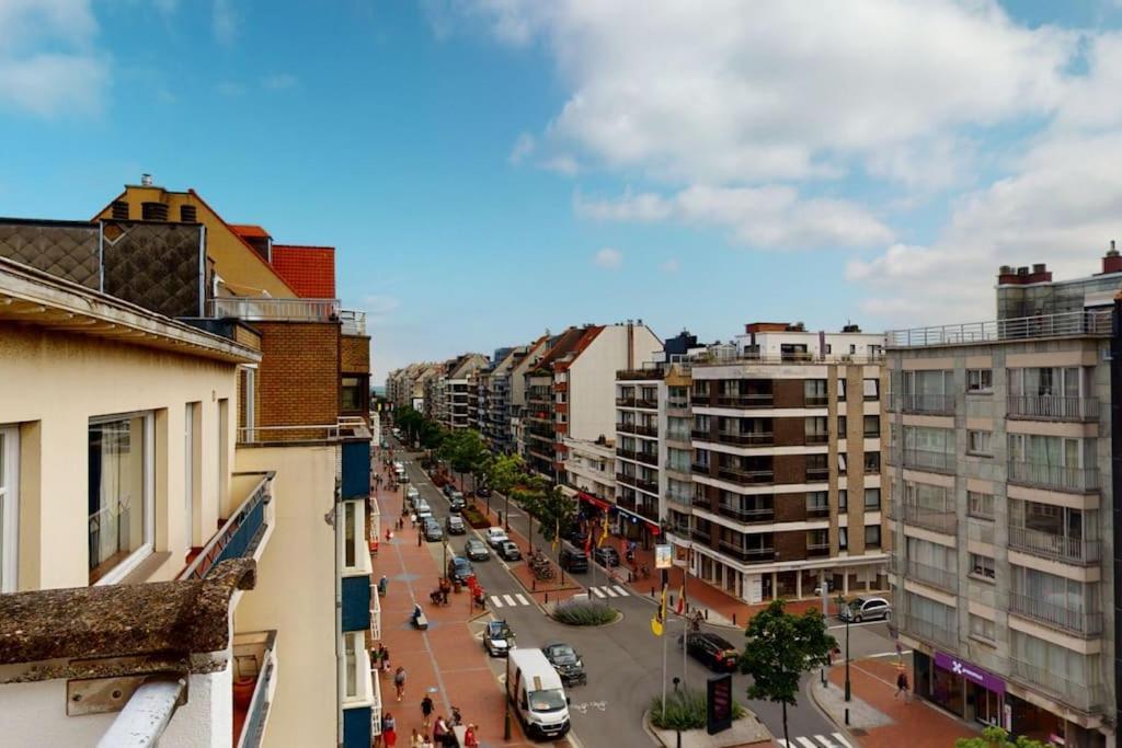 Apartment Lush 3bed/3bath Penthouse W Deck Knokke-Heist