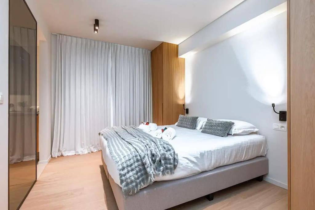Apartment Lush 3bed/3bath Penthouse W Deck *